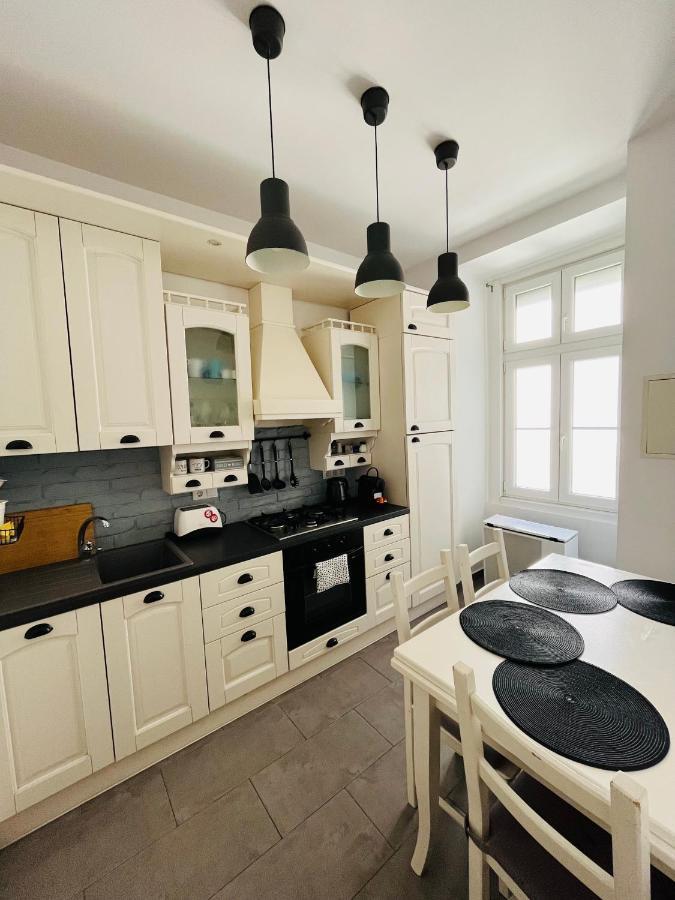 בודפשט Academy Home - Elegant Place Next To The Parliament מראה חיצוני תמונה