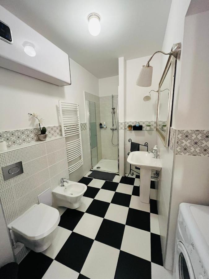 בודפשט Academy Home - Elegant Place Next To The Parliament מראה חיצוני תמונה