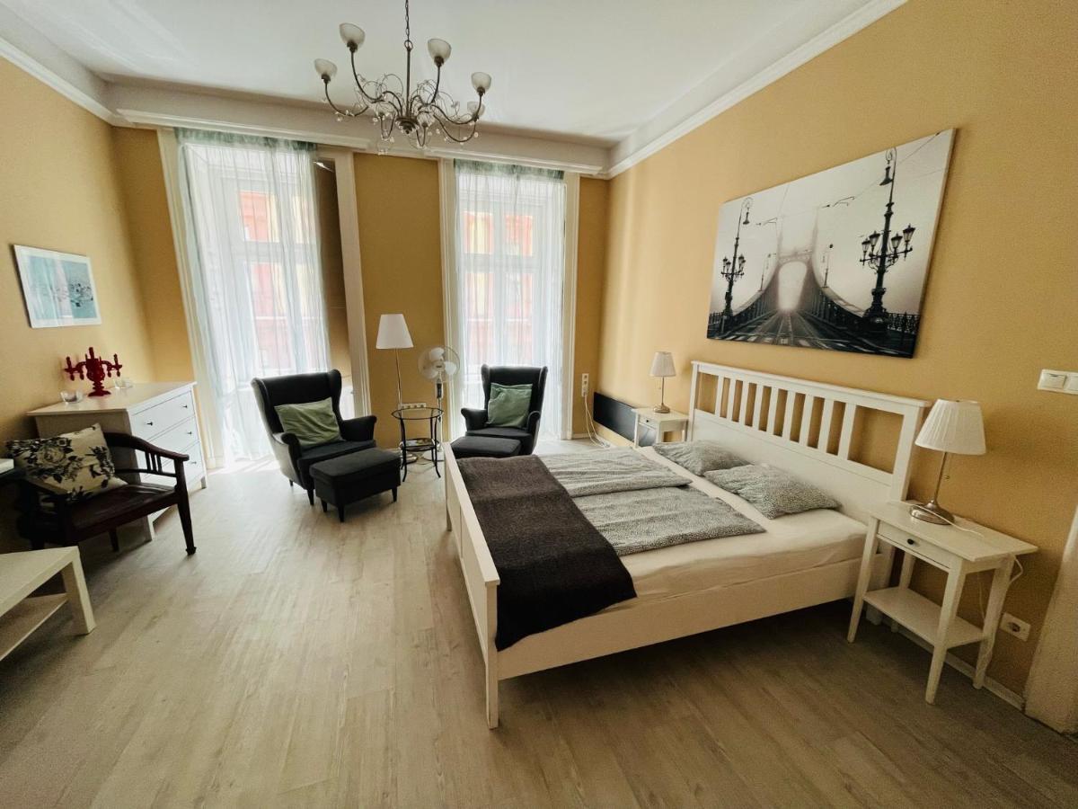 בודפשט Academy Home - Elegant Place Next To The Parliament מראה חיצוני תמונה