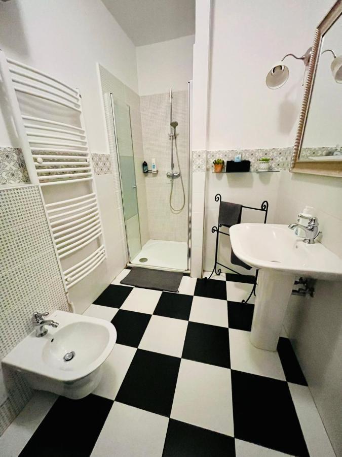 בודפשט Academy Home - Elegant Place Next To The Parliament מראה חיצוני תמונה